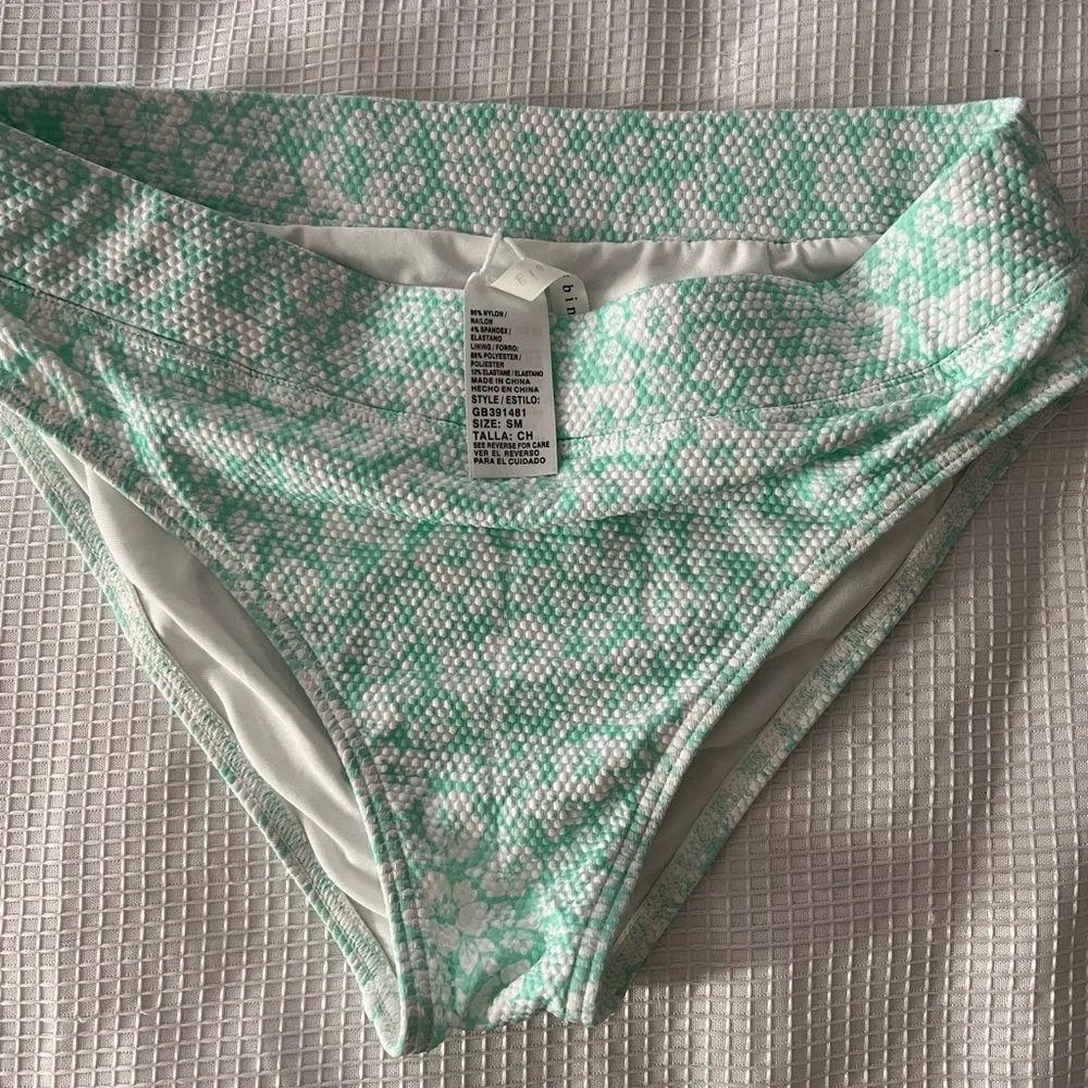 Green Patterned Bikini Set - Picture 3 of 8